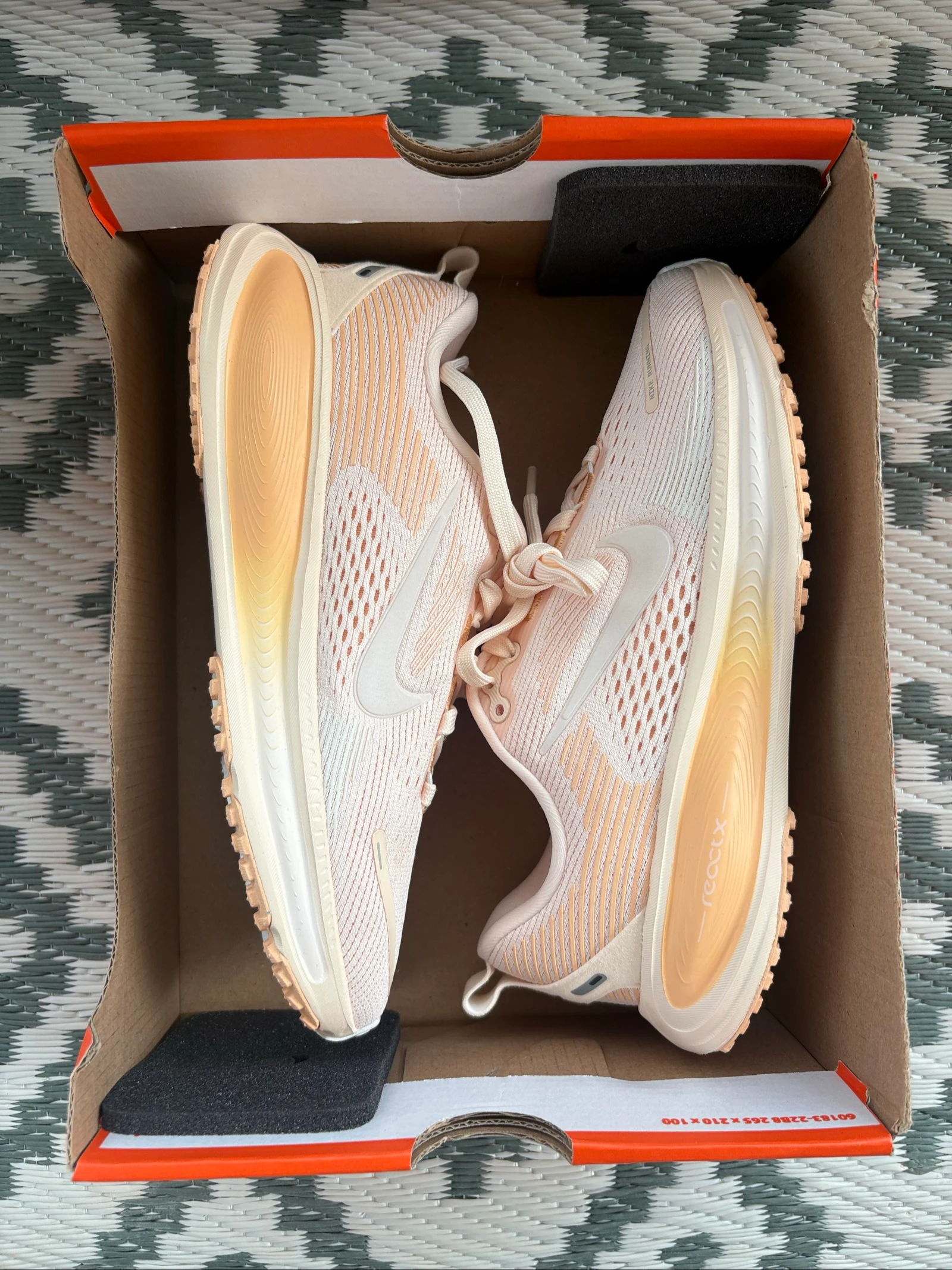 Nike Vomero 18 sneakers – photo 2